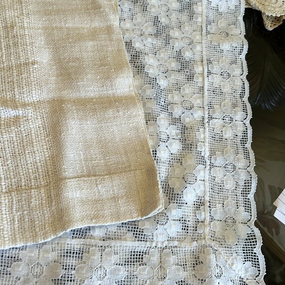 Lot of 13 Dresser Scarves, Table Runners, Placemats - Picture 9 of 11